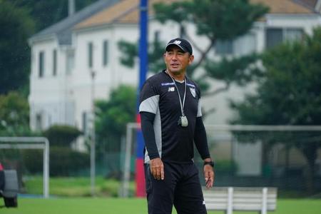 　柏戦に向けて勝利を誓った長谷川監督＝東京・小平グラウンドで（ＦＣ東京提供）