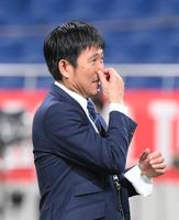 試合後に目頭を熱くする森保監督（撮影・堀内翔）