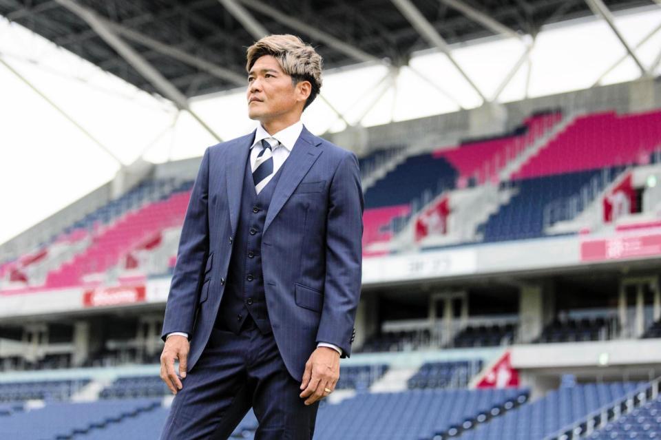 三男橙利君との生活についての書籍を発売するＣ大阪ＦＷ大久保嘉人（講談社提供）