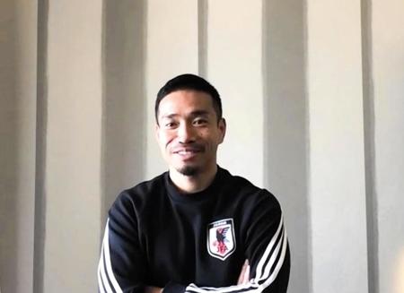 オンライン取材に応じる日本代表ＤＦ長友