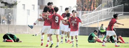 　３年ぶり２度目の優勝を飾った瀬戸内