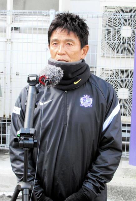 Ｊ１広島得点力アップならず　４バック変更もＦＷ陣故障で空転　城福監督は途中退任