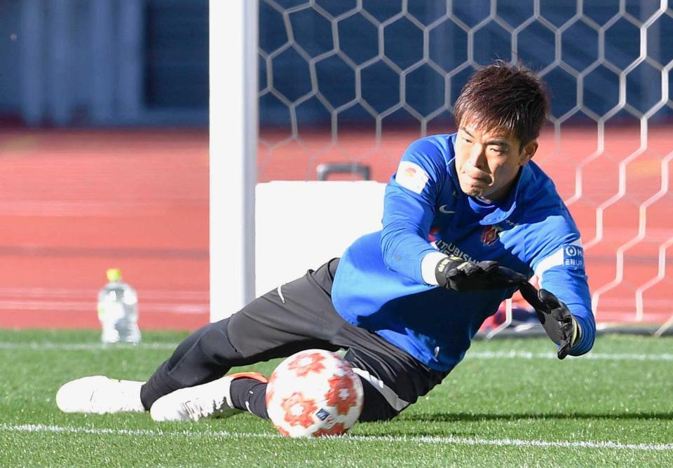 　天皇杯決勝に向け、調整する浦和・ＧＫ西川