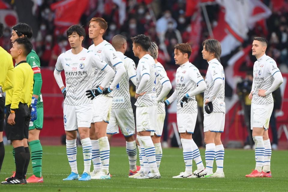 準優勝に終わり肩を落とす大分イレブン