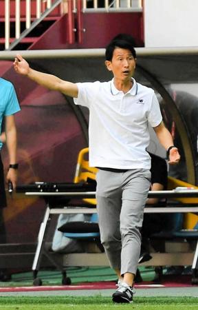 鳥栖・金明輝監督