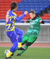 　ゴールを決めた三浦知良（撮影・伊藤笙子）