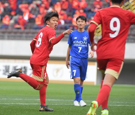 　前半、先制ゴールを決めた流通経大柏・小林恭太（撮影・伊藤笙子）