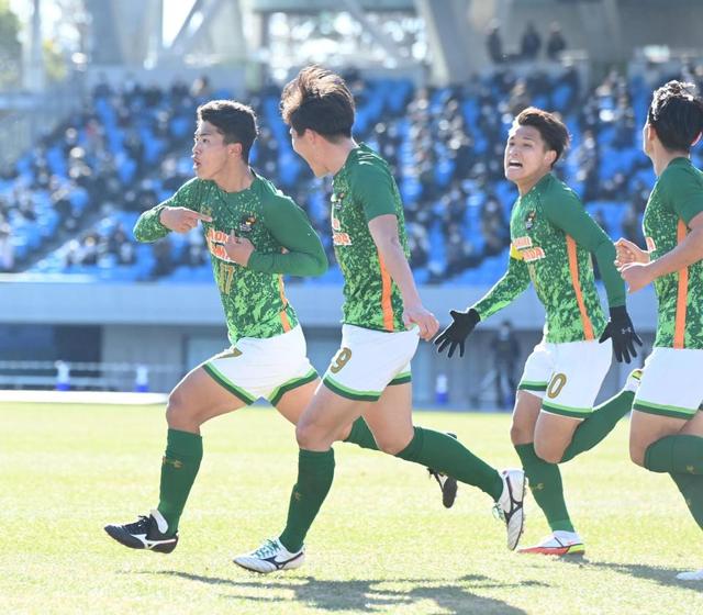 青森山田 逆転で４大会連続４強入り ロングスローから渡辺星来が決めた サッカー デイリースポーツ Online