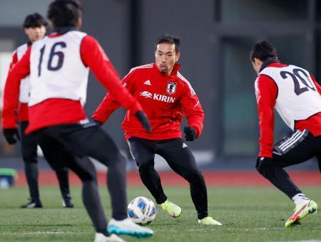 攻守の切り替え意識し、実戦練習サッカー日本代表の候補合宿