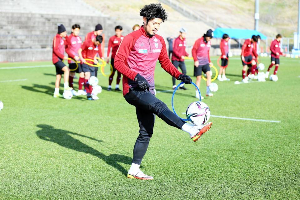 和歌山キャンプでトレーニングを行う神戸ＭＦ・山口＝（Ｃ）ＶＩＳＳＥＬ　ＫＯＢＥ