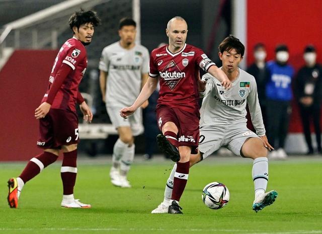 神戸 イニエスタが今季初先発も開幕３戦未勝利 珍しくイエローカード受ける サッカー デイリースポーツ Online