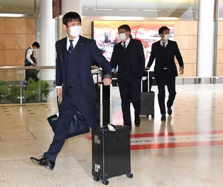 　シドニーに到着した日本代表・森保監督（撮影・棚橋慶太）