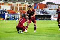 　ＡＣＬ初戦を勝利で飾った神戸ＭＦ郷家（左）と槙野（Ｃ）ＶＩＳＳＥＬ　ＫＯＢＥ