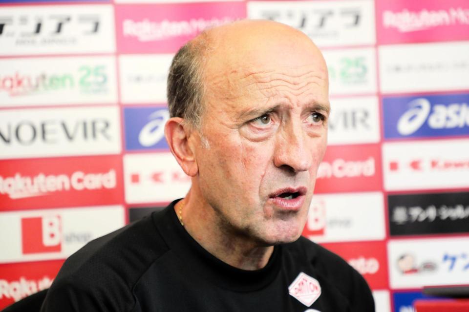 　オンライン取材に応じる神戸・ロティーナ監督（ｃ）ＶＩＳＳＥＬ　ＫＯＢＥ