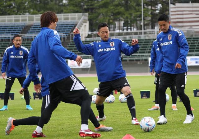 吉田麻也が笑顔で自身の去就に言及「いいところがあれば。なるようになる」