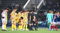 試合に敗れ、沈む鈴鹿イレブン（撮影・高石航平）