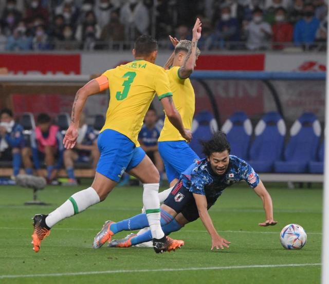 ＦＷ三笘　ドリブル通じず「まだまだレベル低い」