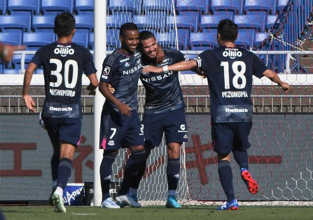 横浜Ｍ　完勝で首位キープ“夏男”レオセアラが２ゴール２アシストで大爆発