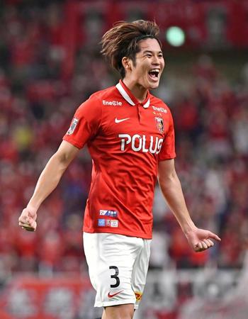　後半、チーム２点目のゴールを決め、喜ぶ浦和・伊藤
