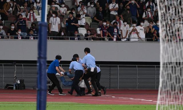 ｐｓｇ 試合後に乱入者 公開練習に続き問われるファンの良識 サッカー デイリースポーツ Online