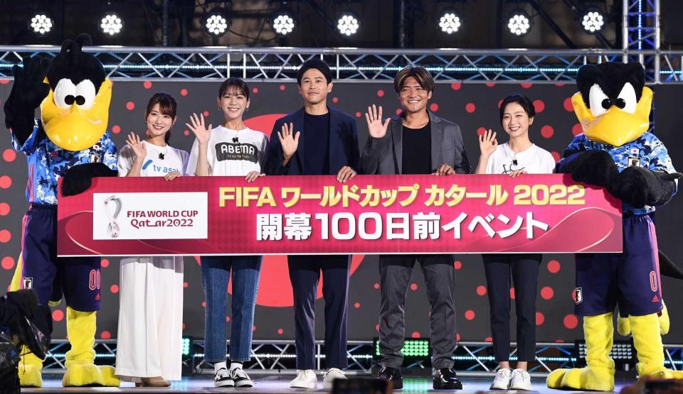 　（左から）安藤萌々アナ、貴島明日香アナ、内田篤人氏、大久保嘉人氏、佐久間みなみアナ（撮影・園田高夫）