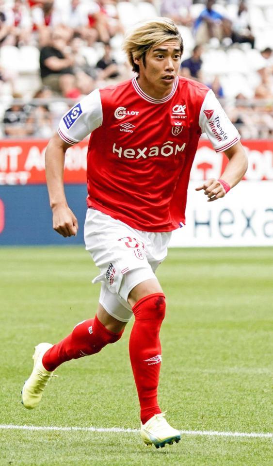 　クレルモン戦の後半、途中出場したスタッド・ランスの伊東（共同）