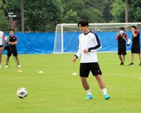 前日練習に臨む神戸・飯野七聖