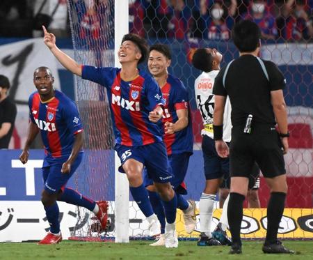 後半、同点ゴールを決め喜ぶＦＣ東京・堀川（撮影・金田祐二）