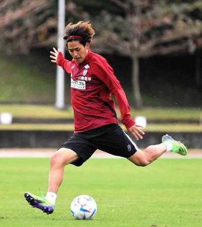 　沖縄キャンプ中のＶ神戸・汰木©VISSEL KOBE