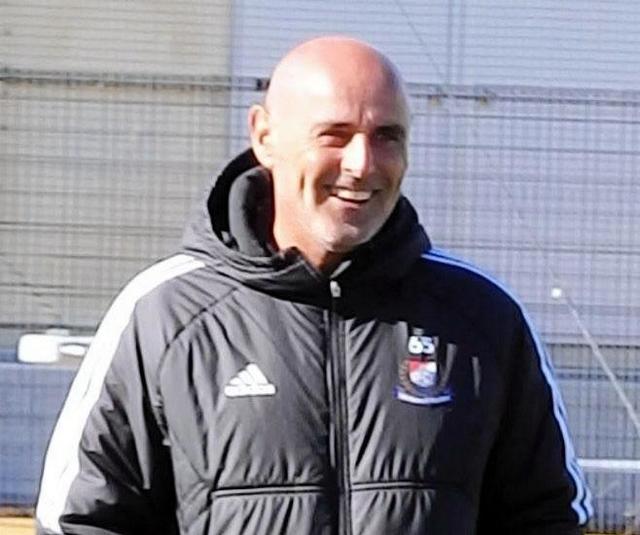 横浜Ｍマスカット監督「このタイミングというのは残念」　移籍決定的なＧＫ高丘の離脱を嘆く　