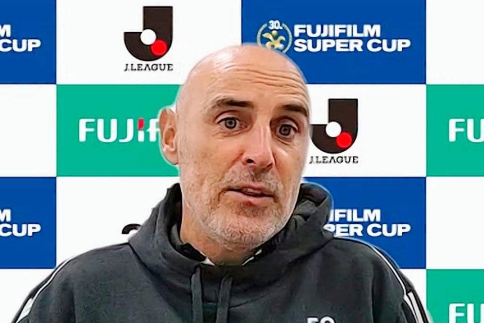 　富士フイルム・スーパーカップを前にオンラインで記者会見する横浜Ｍのマスカット監督