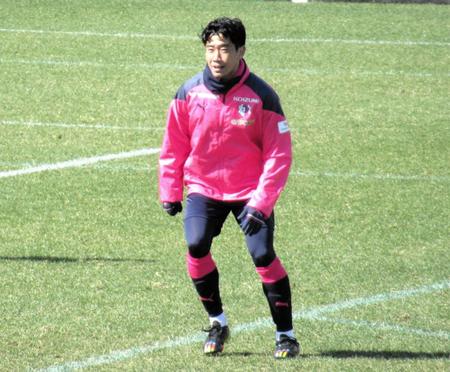 　試合形式の練習で軽快な動きを見せる香川