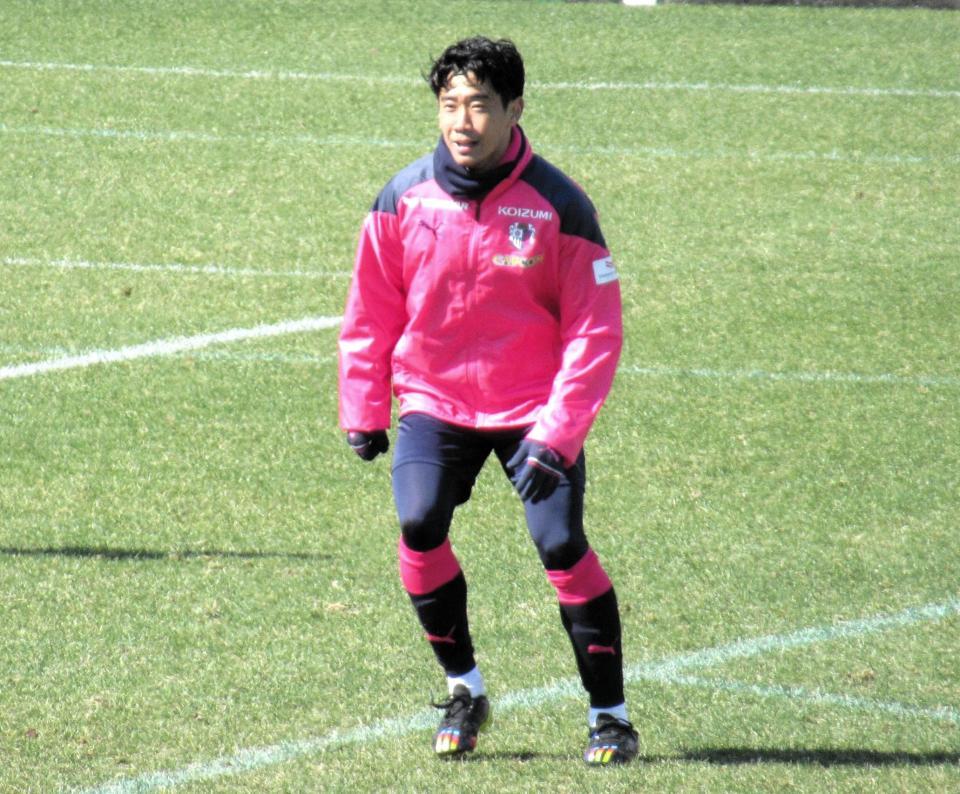 　試合形式の練習で軽快な動きを見せる香川