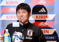 　前日会見で記者の質問に答える日本代表・森保一監督（撮影・山口登）