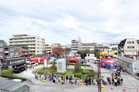 ６月３日の横浜Ｍ戦でＦＣ東京が開催する「青赤ストリート」の様子（©Ｆ．Ｃ．ＴＯＫＹＯ）
