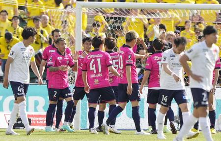 　柏に勝利したＣ大阪イレブン