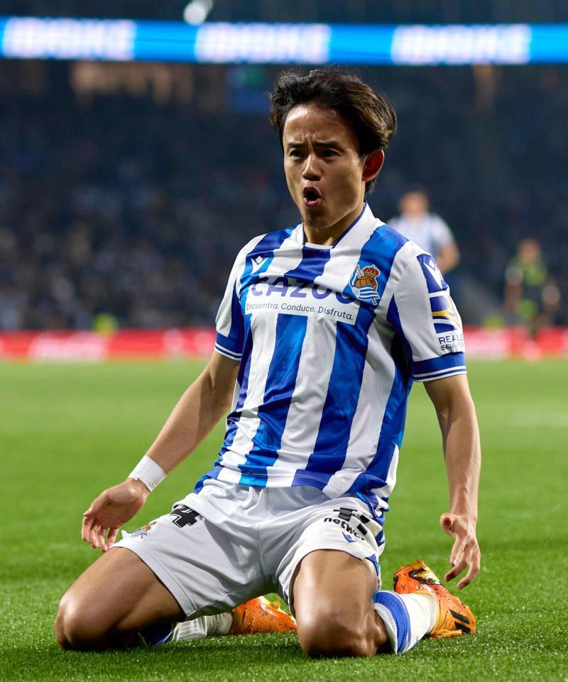 　後半、先制ゴールを決め喜ぶ久保