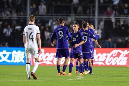 Ｕ２０Ｗ杯、アルゼンチン３連勝　首位で決勝トーナメント進出