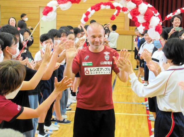 イニエスタ　７・１日本ラストマッチへ「スタメンはほぼないけどプレーするつもり」「自分がプレーに値することは今までやってきた」