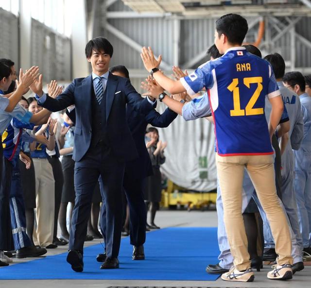 サッカー日本代表　三笘薫がＡＮＡとスポンサー契約締結「一人でも多くの人に夢と希望を」羽田空港で発表会見