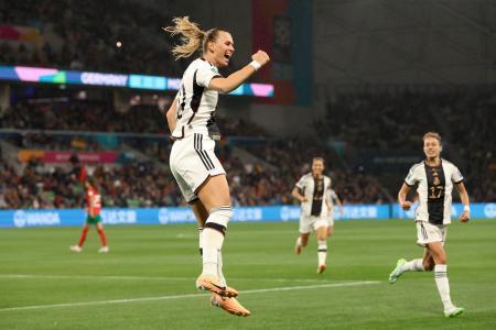 　サッカー女子Ｗ杯、１次リーグのモロッコ戦でゴールを決めたドイツのクララ・ビュール＝２４日、メルボルン（ＡＰ＝共同）