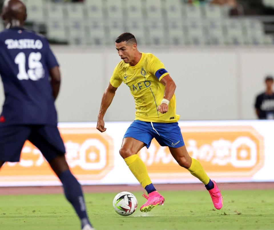 C・ロナウドに浪速熱狂 ゴール前に飛び込み奮闘もドロー、ネイマール