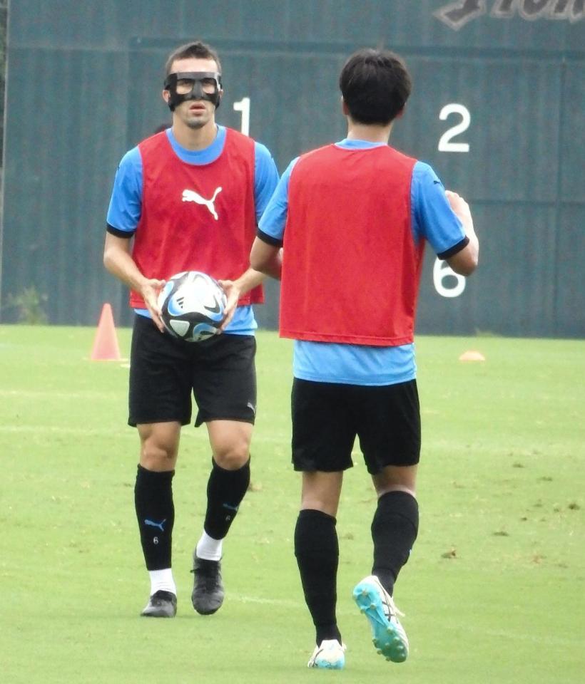 　“バットマンマスク”で全体合流を果たしたシミッチ