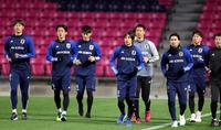 　ランニングする南野拓実（右から３人目）ら日本代表イレブン（撮影・山口登）