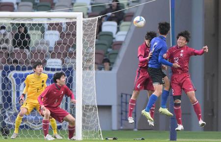 高校サッカー　広島国際学院が全国初勝利“完全アウェー”の国立で早実を撃破