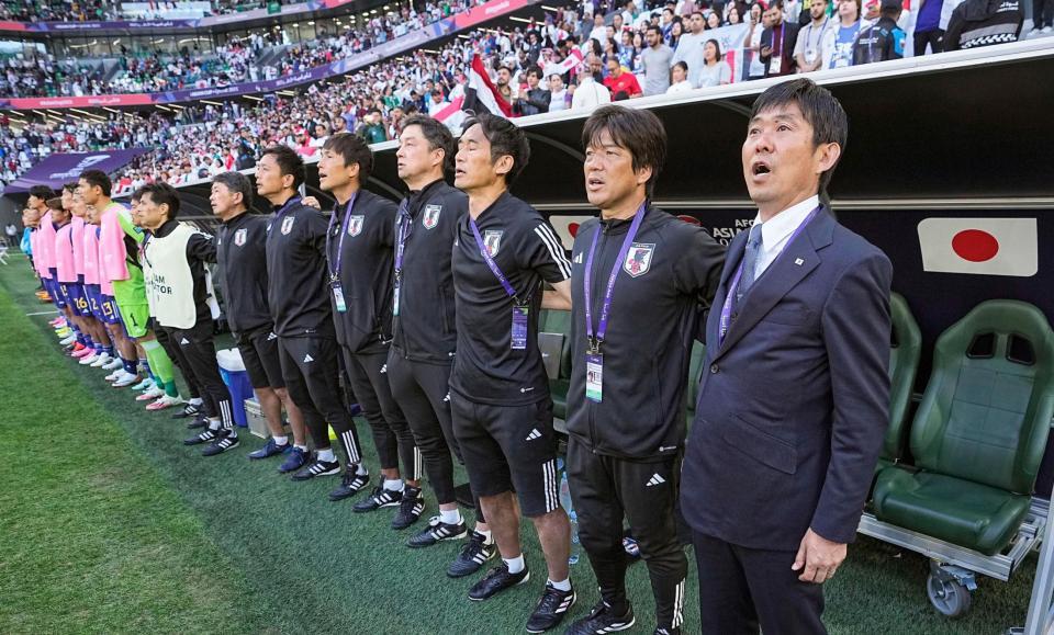 サッカー 日本代表のロッカーがまるで宇宙船？美しく並べられた 