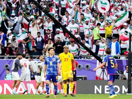 　試合終了間際、イランに逆転された日本。ＧＫ鈴木