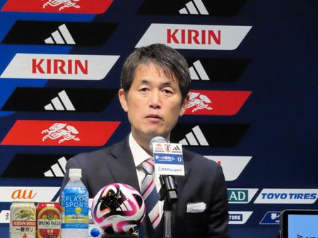 　アジア最終予選に臨む、なでしこジャパンのメンバー２２人を発表した池田太監督