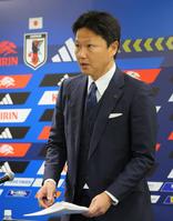 　会見するＵ-２３日本代表・大岩剛監督（撮影・吉澤敬太）