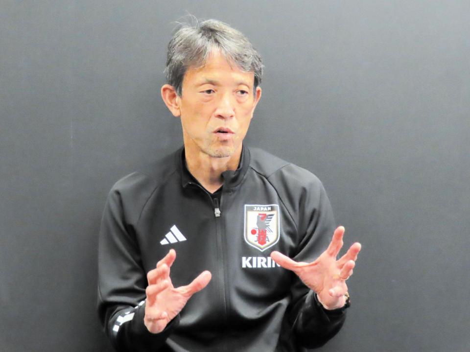 　千葉県内で取材に応じた、Ｕ－２３日本代表の浜野征哉ＧＫコーチ